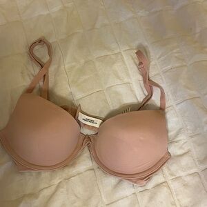 Victoria's Secret 32B